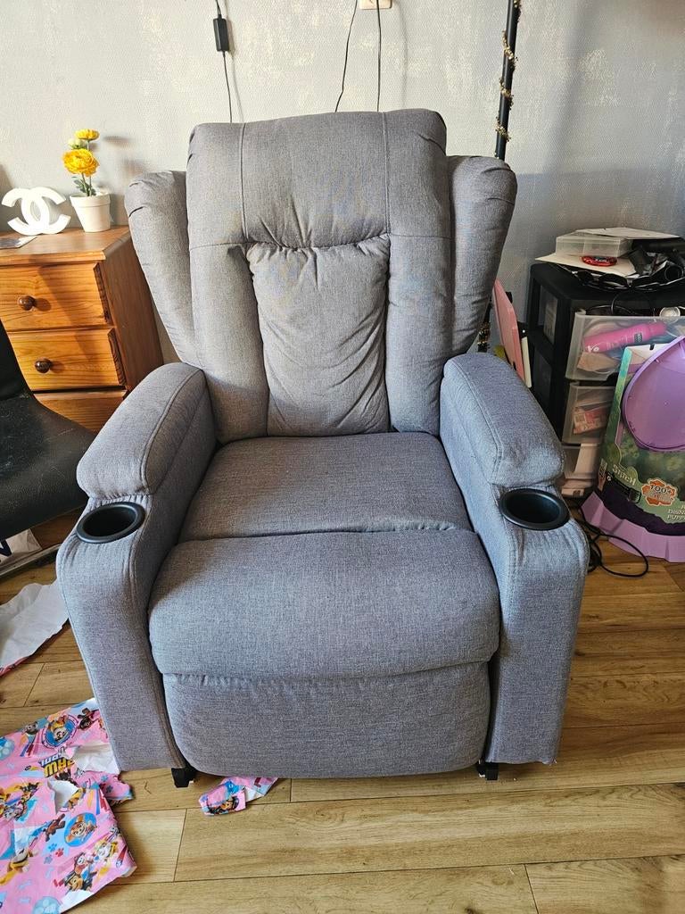 Grijze massage / ligstoel, Huis en Inrichting, Stoelen, Ophalen