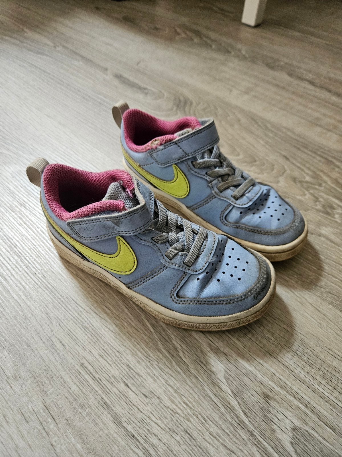 Leuke Nike sneakers maat 28, Kinderen en Baby's, Kinderkleding | Schoenen en Sokken, Gebruikt, Ophalen of Verzenden, Nike, Jongen of Meisje