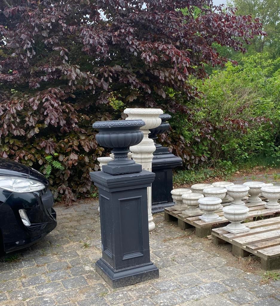 Nog 1 betonnen zuil & 1 betonnen bloempot antraciet - 40x130, Huis en Inrichting, Woonaccessoires | Zuilen en Pilaren, Ophalen