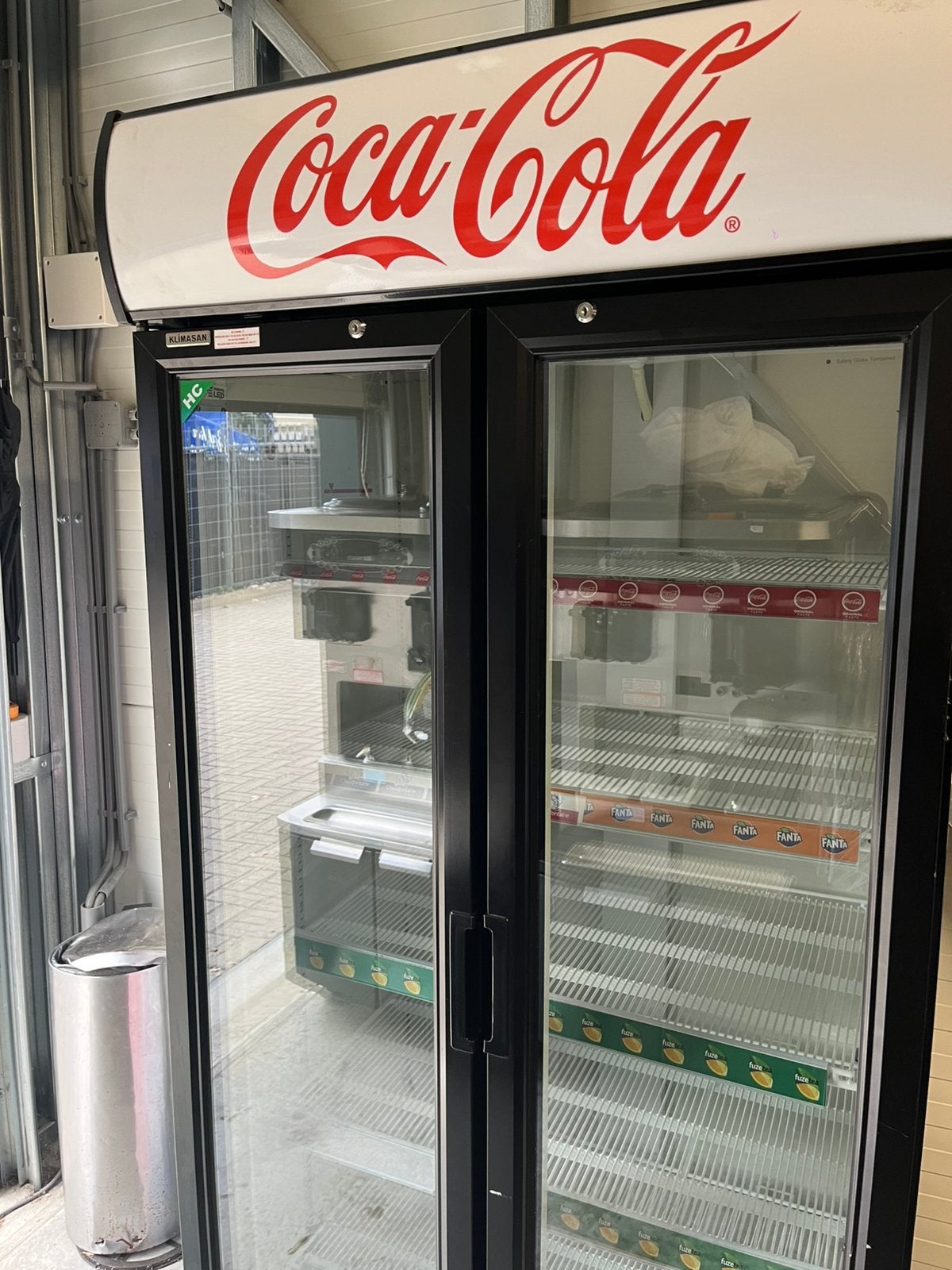 SPOED!! dubbeldeurs coca cola koelkoelkast, Witgoed en Apparatuur, Zonder vriesvak, 200 liter of meer, 60 cm of meer, Zo goed als nieuw