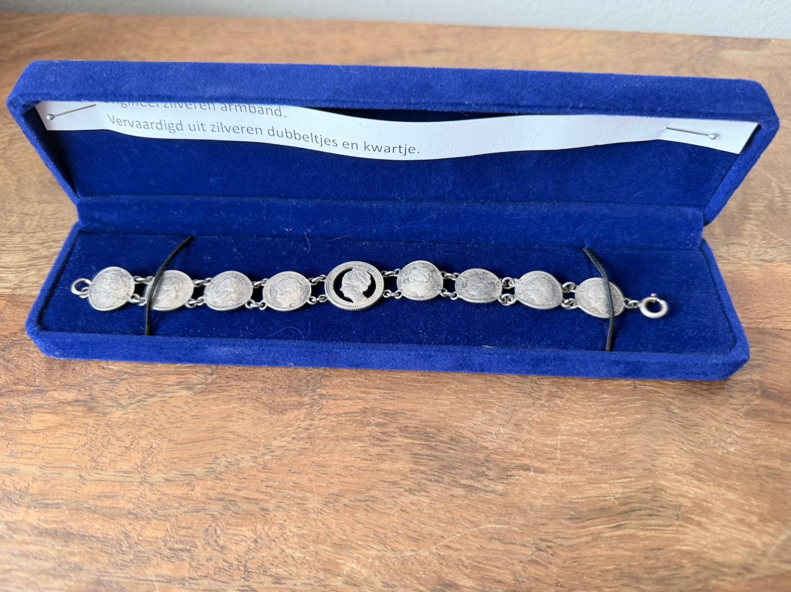 Zilveren muntenarmband - Nederlandse dubbeltjes en kwartjes, Verzamelen, Militaria | Tweede Wereldoorlog, Overige soorten, Overige typen