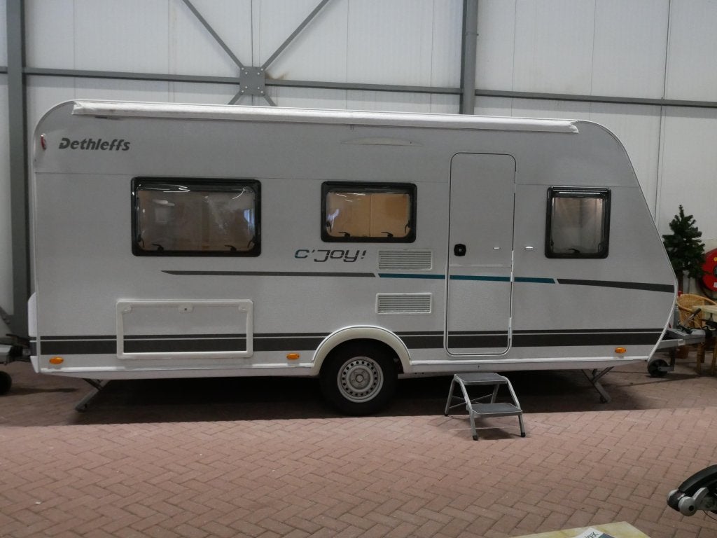 Dethleffs C'Joy 460 LE Dorema voortent, Bedrijf, Treinzit, Dethleffs, 5 tot 6 meter