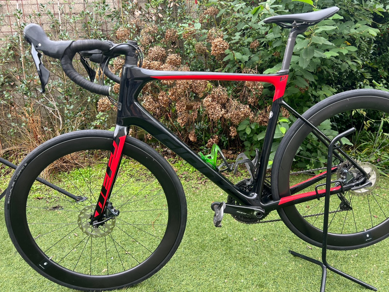 Giant defy carbon met mantel wielen, Zo goed als nieuw, Meer dan 20 versnellingen, 53 tot 57 cm, Giant