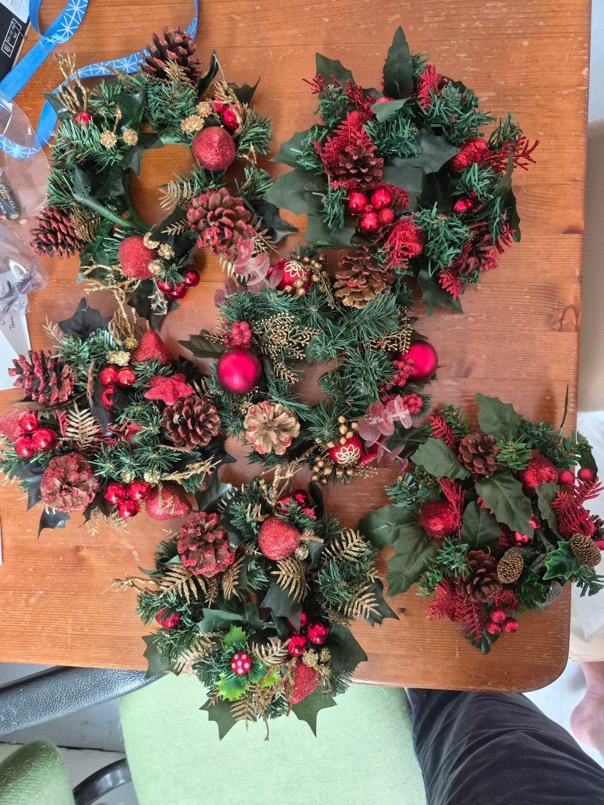 Kleine (kunstof)kerstkransjes (6 stuks, ongeveer 10cm dia), Diversen, Ophalen, Gebruikt
