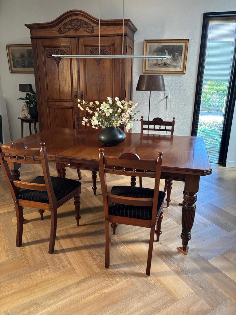 Antieke mahoniehouten eettafel, Ophalen of Verzenden, Zo goed als nieuw, 4 tot 6 stoelen