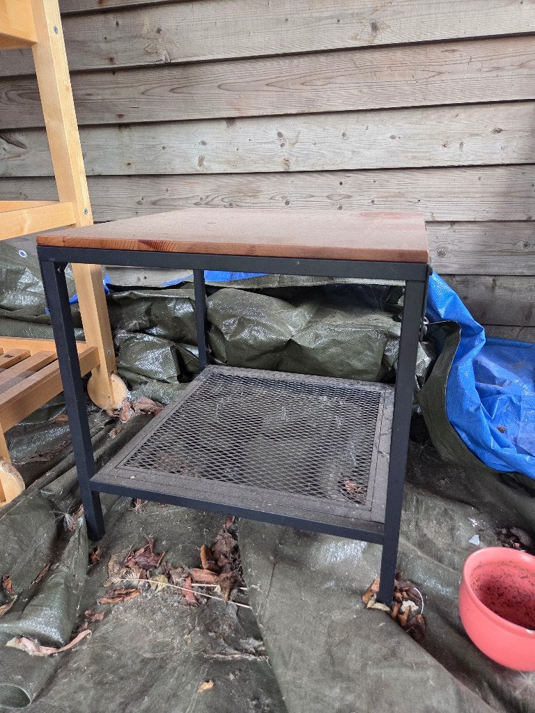 Kastje staal met houten bovenkant GRATIS, Ophalen