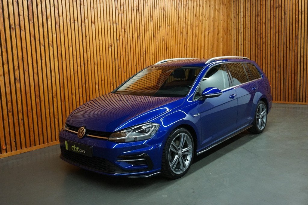 Volkswagen GOLF 1.5 TSI HIGHLINE BUSINESS R-LINE, 4 cilinders, Blauw, Handgeschakeld, 19 km/l
