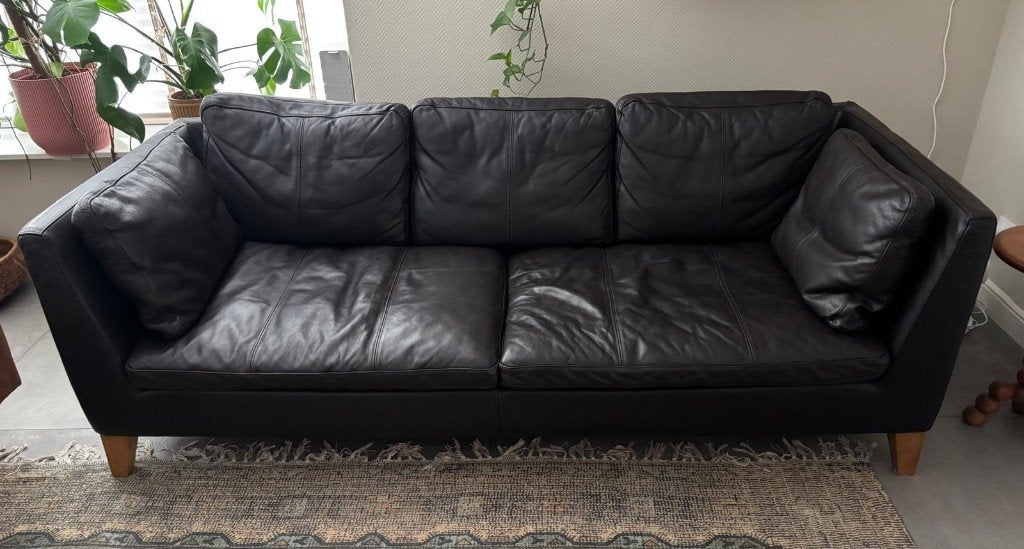 GRATIS Leren bank IKEA Stockholm zwart, Huis en Inrichting, Ophalen, Gebruikt, Driepersoons, Rechte bank