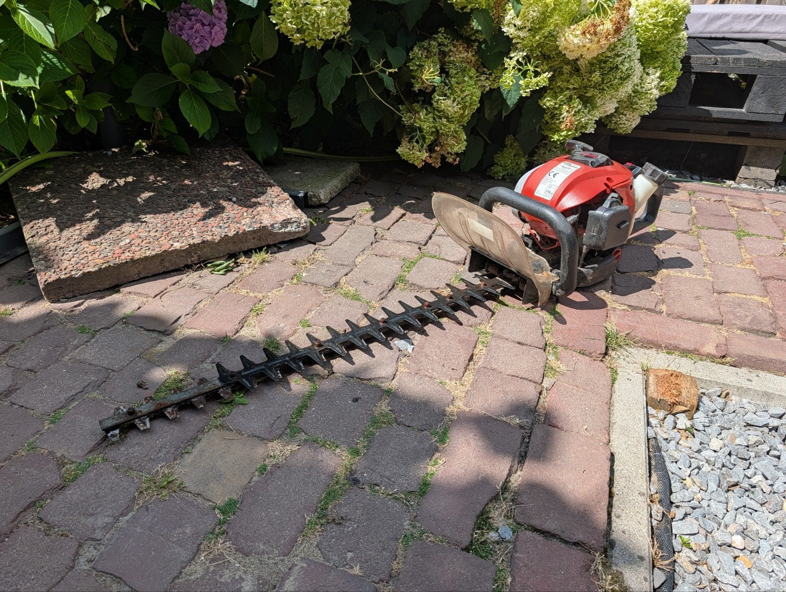 IKRA Mogatec BHSN 602 Benzine Heggenschaar, Tuin en Terras, Heggenscharen, Gebruikt, Benzine, Ophalen of Verzenden