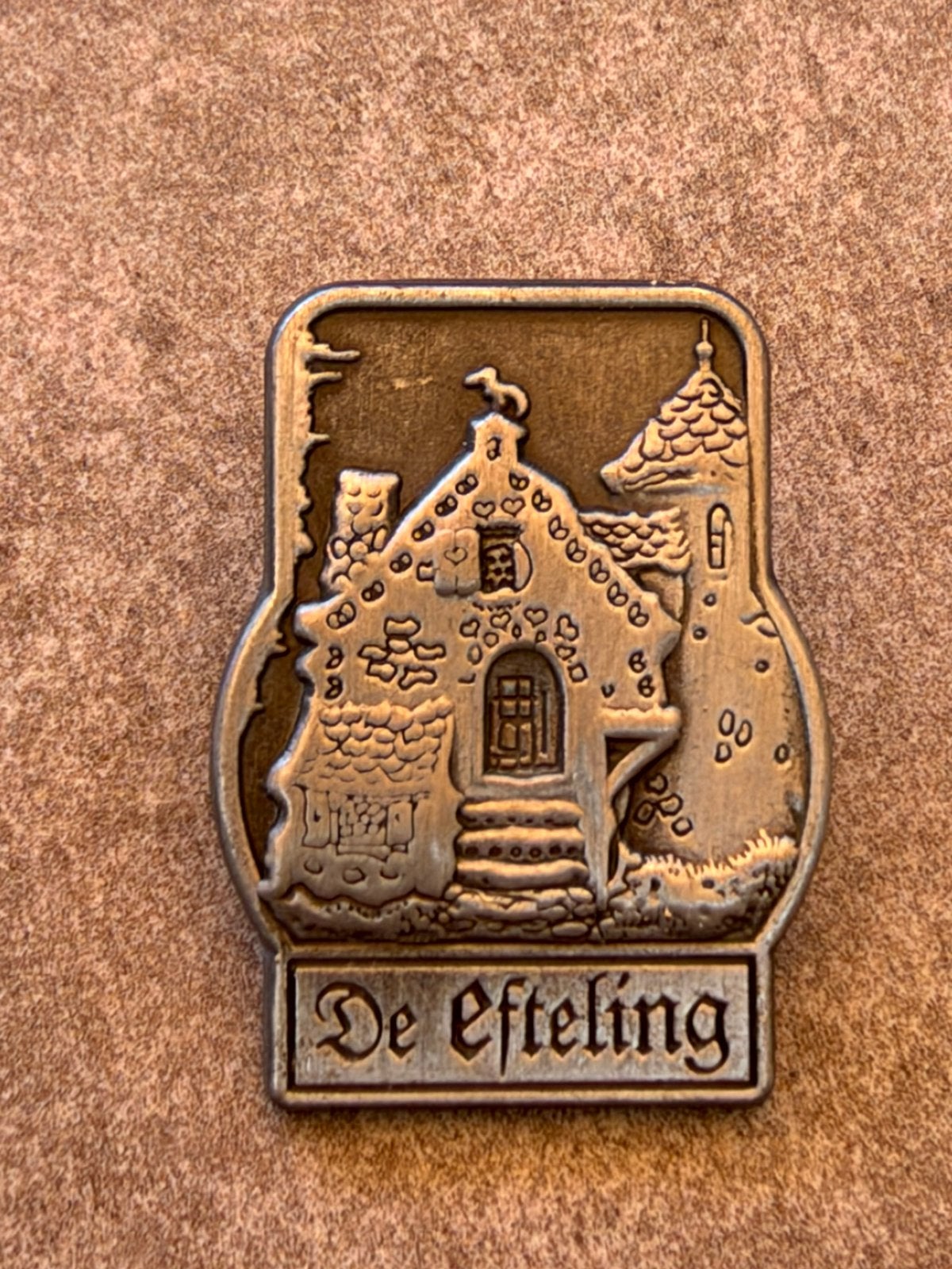 Efteling pin nostalgie hans en grietje, Ophalen of Verzenden, Zo goed als nieuw, Button of Speldje