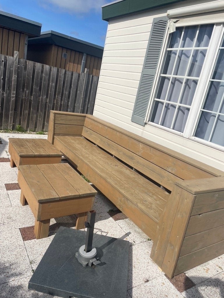 Robuste lounge bank met tafels, Ophalen, 5 zitplaatsen, Gebruikt, Bank