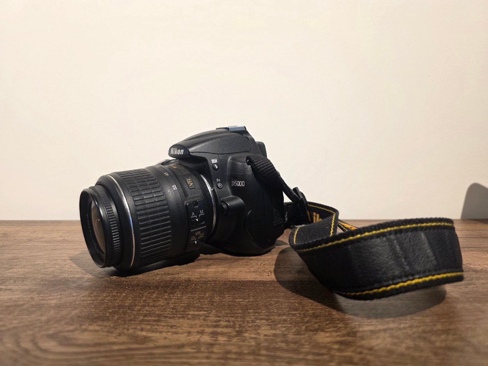 Nikon D5000 spiegelreflexcamera + 18-55mm VR lens, Audio, Tv en Foto, Ophalen, Gebruikt, Spiegelreflex, Nikon