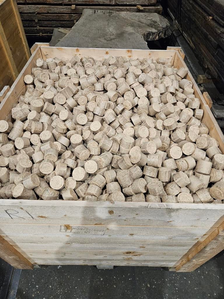 Houtbriketten eiken voor kachel of vuurkorf, 6 m³ of meer, Ophalen of Verzenden, Overige houtsoorten, Blokken