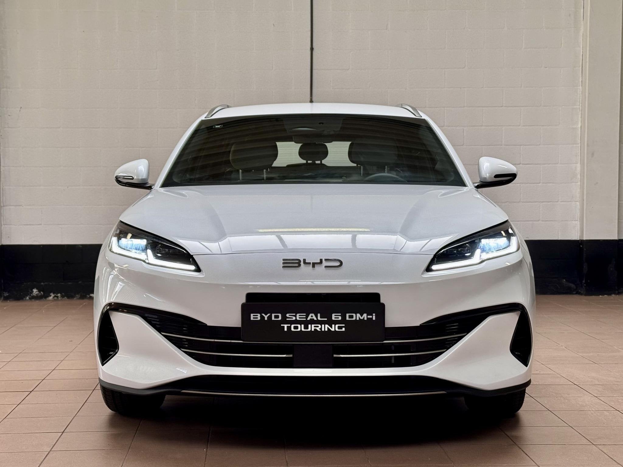 BYD SEAL 6 Touring 1.5 DM-i Boost | Carplay |, 1498 cc, 4 cilinders, 38 km/l, Wit