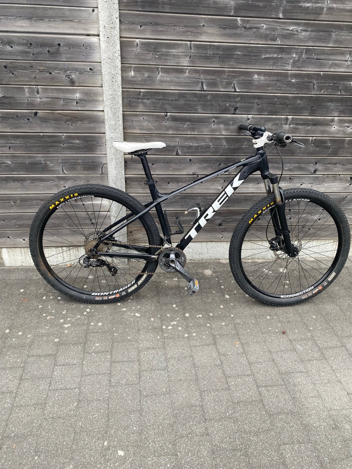 Foto 2 van Trek Marlin 5 Mountainbike maat M met Nieuwe Rem en Banden
