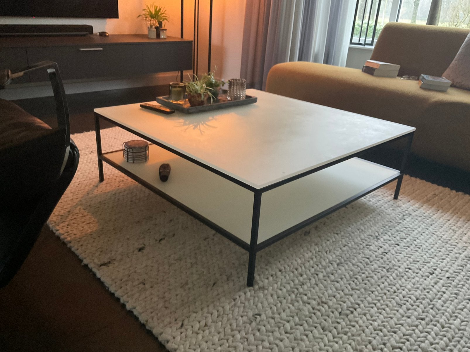 Salontafel melkglas met zwart metalen frame, Vierkant, Ophalen of Verzenden, Zo goed als nieuw, Glas
