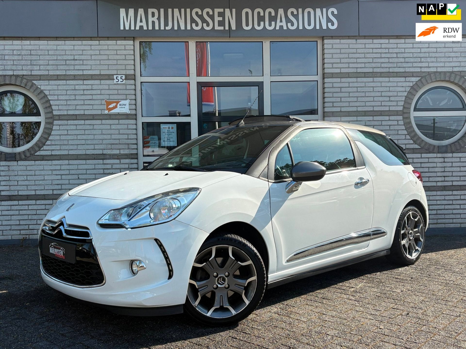 Citroen DS3 Cabrio 1.6 THP Sport Chic |Airco,PDC,Navi,CarPla, Auto's, Citroën, Voorwielaandrijving, Gebruikt, Zwart, Cabriolet