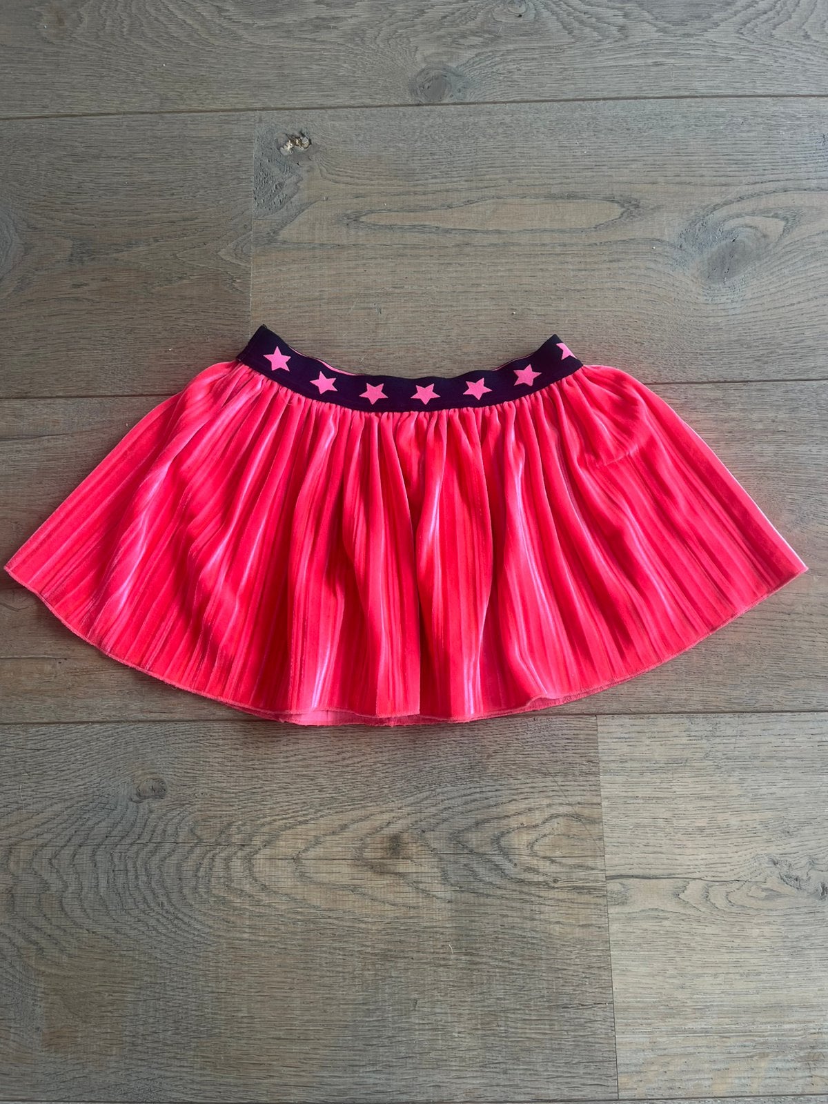 Heel leuk fel roze rokje met sterretjes maat 122/128, Ophalen of Verzenden, Zo goed als nieuw, Meisje, Jurk of Rok