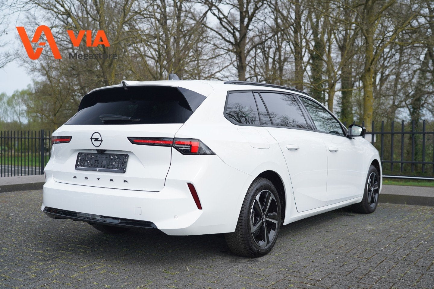 Opel Astra Sports Tourer GS | 360 camera | LED | Stoel + Stu, Stof, Gebruikt, Met garantie (alle), Wit