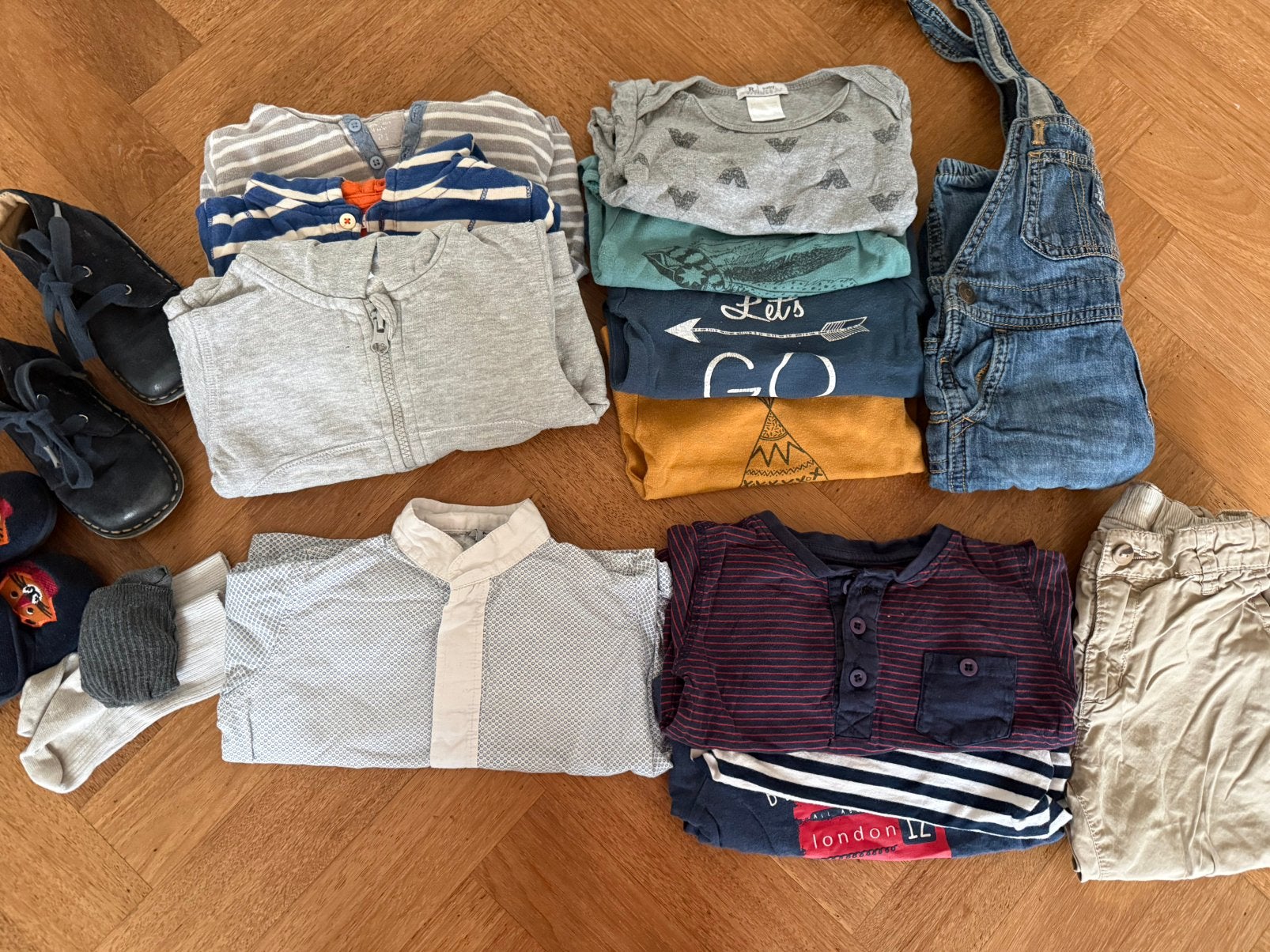 Kledingpakket jongen 12 maanden met schoenen maat 23, Ophalen of Verzenden, Gebruikt, Overige maten