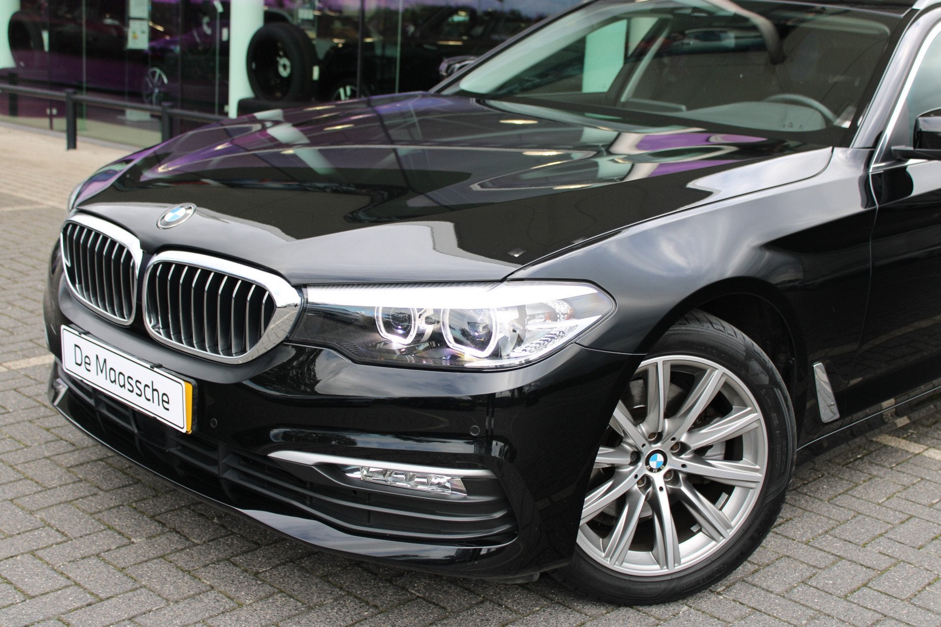 BMW 5 Serie Touring 520i High Executive Automaat / Achteruit, Auto's, Gebruikt, 4 cilinders, Zwart, 184 pk