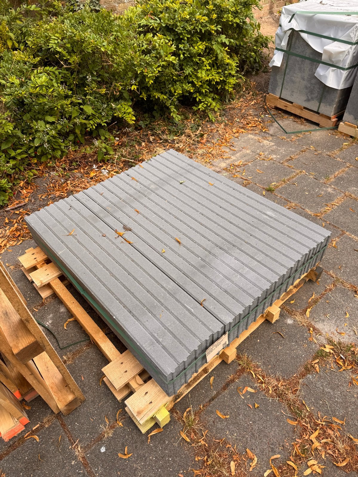 Nieuwe betonnen opsluitbanden - grijs, Ophalen, Overige typen, Nieuw, 5 tot 10 m²