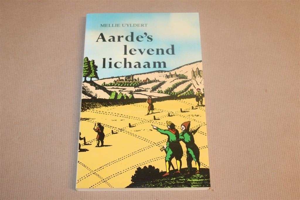 Aarde\'s Levend Lichaam — Mellie Uyldert Aardstralen 1984, Ophalen of Verzenden, Gelezen, Overige onderwerpen, Achtergrond en Informatie