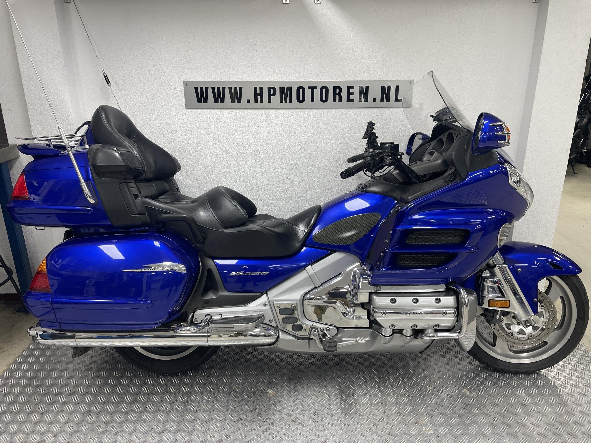 Honda GL 1800 GOLDWING DE LUXE 30 TH. ANNIVERSARY BOVAGG, Rivium Boulevard 222-11
2909 LK  Capelle aan den Ijssel, NL, Bedrijf