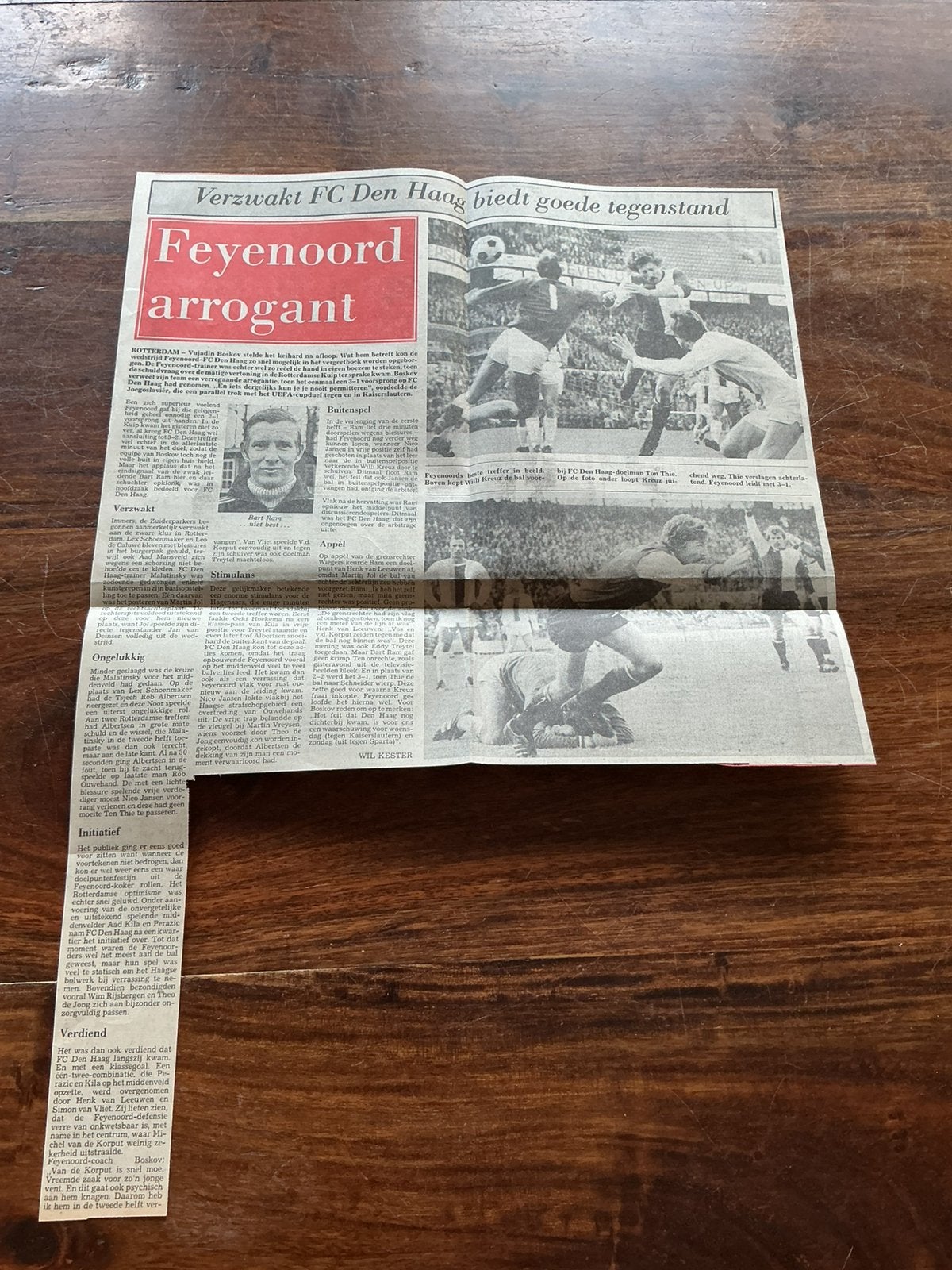 Voetbal krantenartikel Feyenoord FC Den Haag november 1976, Verzamelen, Ophalen of Verzenden, Knipsel(s)