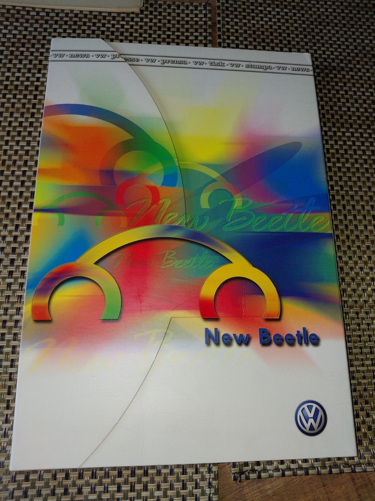 Originele Persmap New Beetle met 22 grote persfoto's jan2000, Ophalen of Verzenden
