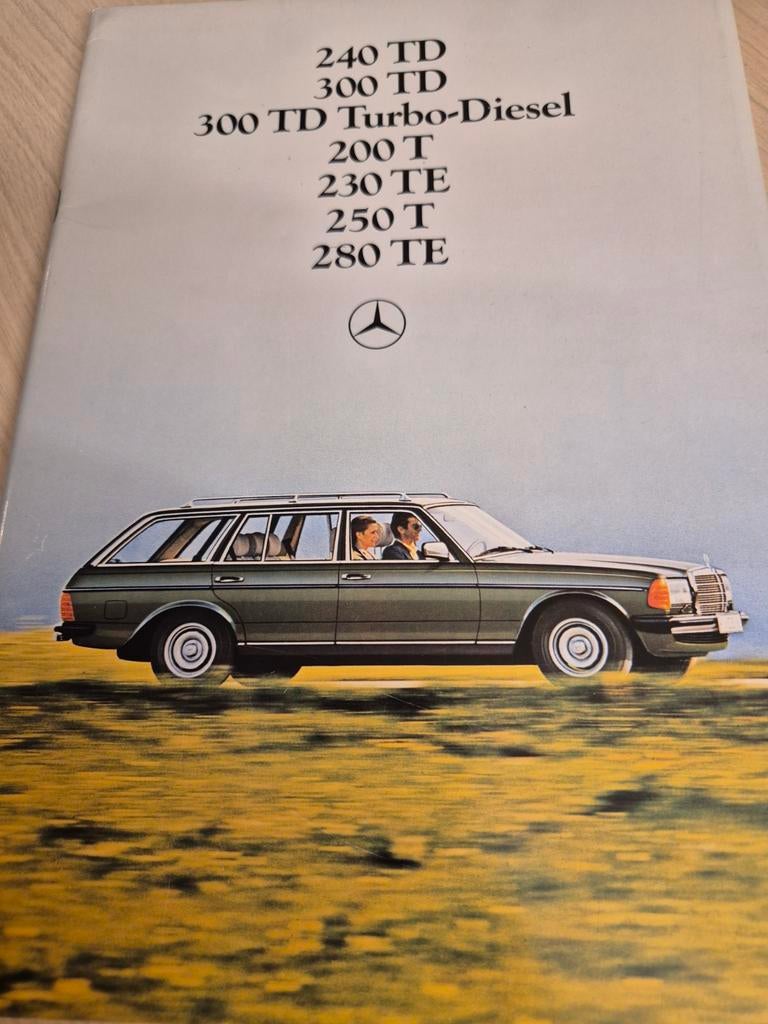 Dikke Mercedes 200 300 w123 station NL folder óók 7 personen, Ophalen of Verzenden, Zo goed als nieuw, Mercedes