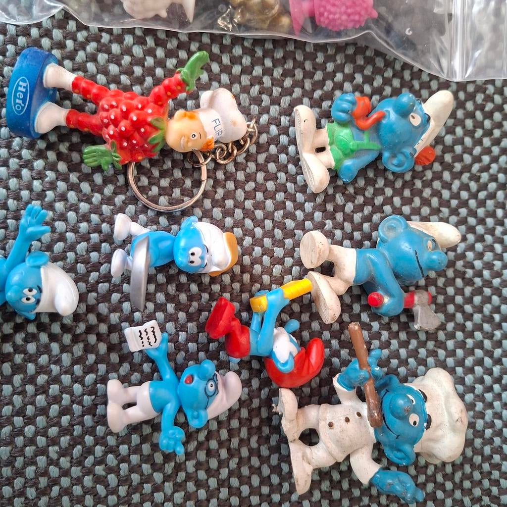 Diverse Smurfen beeldjes en accessoires, Verzamelen, Ophalen of Verzenden, Zo goed als nieuw, Verschillende Smurfen