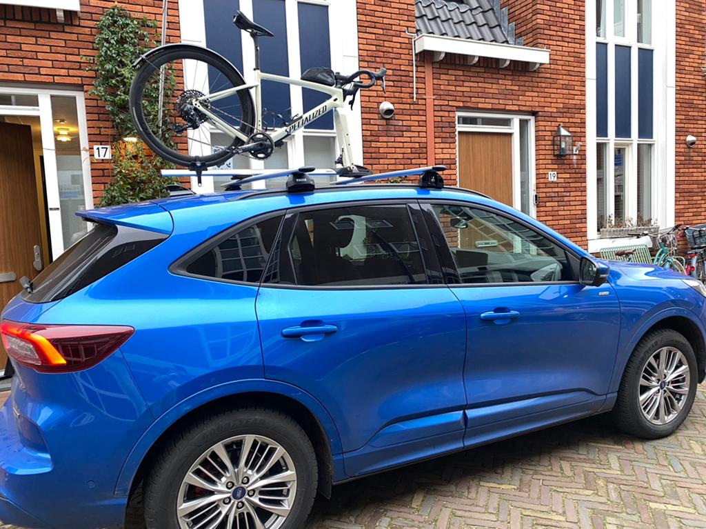 Thule Kit 186049 - Ford Kuga nieuwste model, Ophalen of Verzenden, Zo goed als nieuw