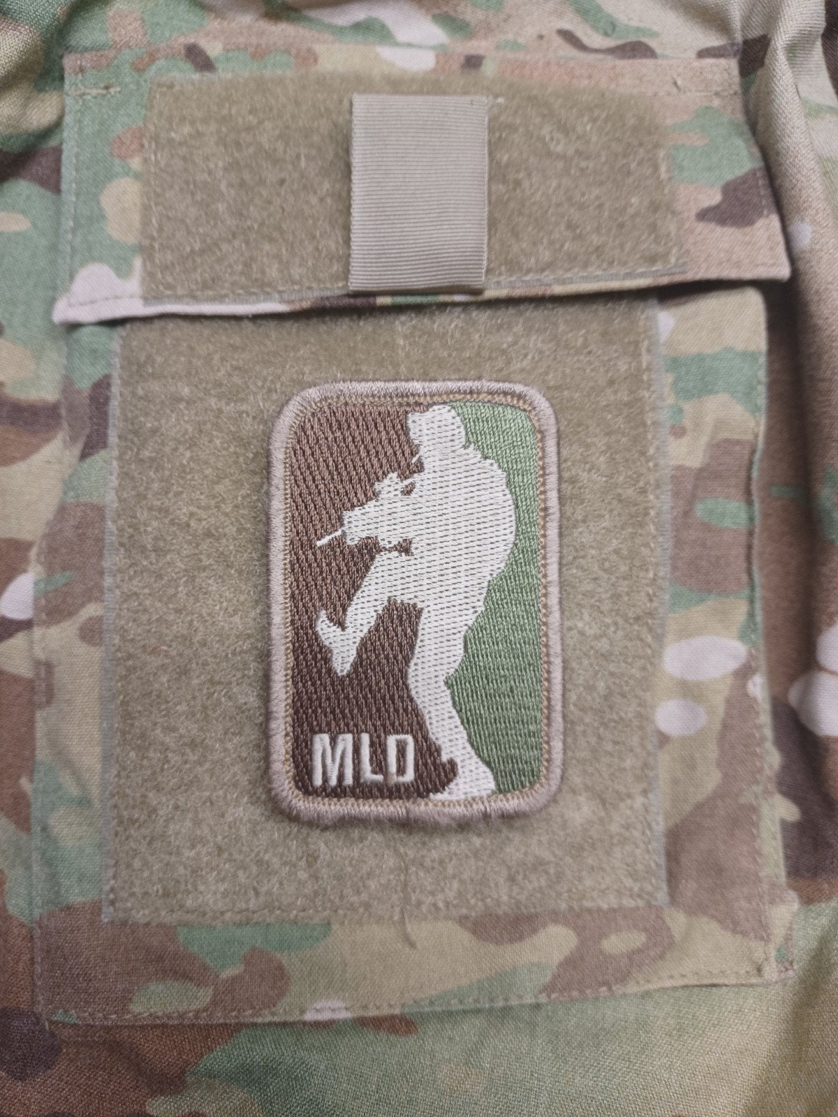MLO patch op camouflage stof - Militair embleem, Verzenden