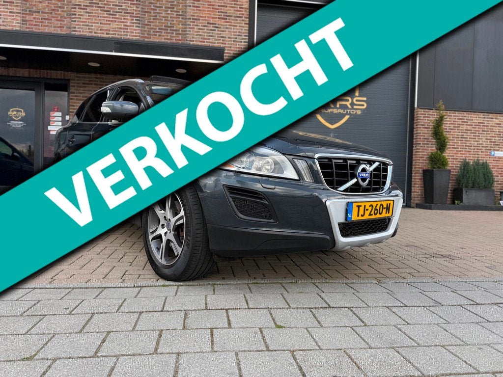Volvo XC60 3.0 T6 AWD 4x4 305PK Momentum Automaat Panorama D, Automaat, Euro 5, Gebruikt, 1738 kg