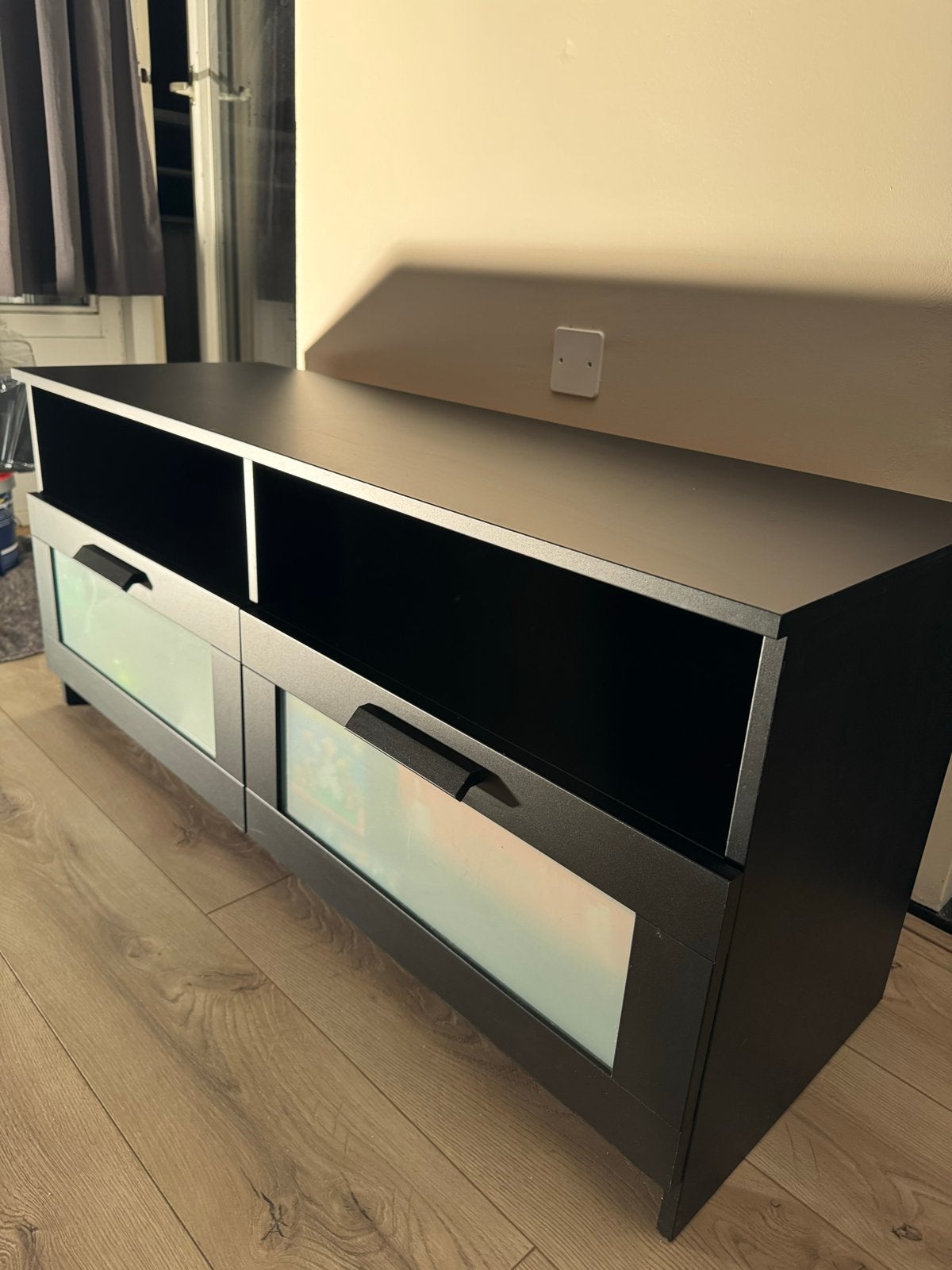 lage zwarte kast / tv meubel, Huis en Inrichting, Ophalen, Gebruikt, 25 tot 50 cm, Minder dan 100 cm