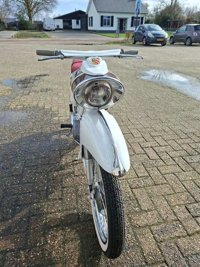 Dit is een proto type met een direct geschakeld 4 gang blok, Ophalen of Verzenden