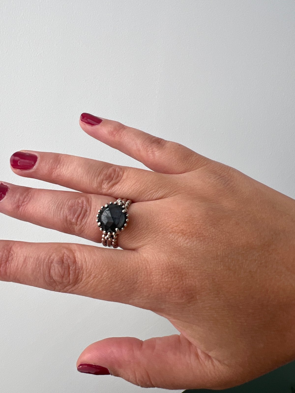 Pandora ring met blauwe geboortesteen, maat 58, Ophalen, 18 tot 19, Zo goed als nieuw, Met edelsteen