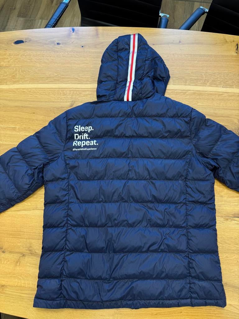 Porsche Experience donsjack - Sleep. Drift. Repeat., Kleding | Heren, Ophalen of Verzenden, Zo goed als nieuw, Maat 56/58 (XL)