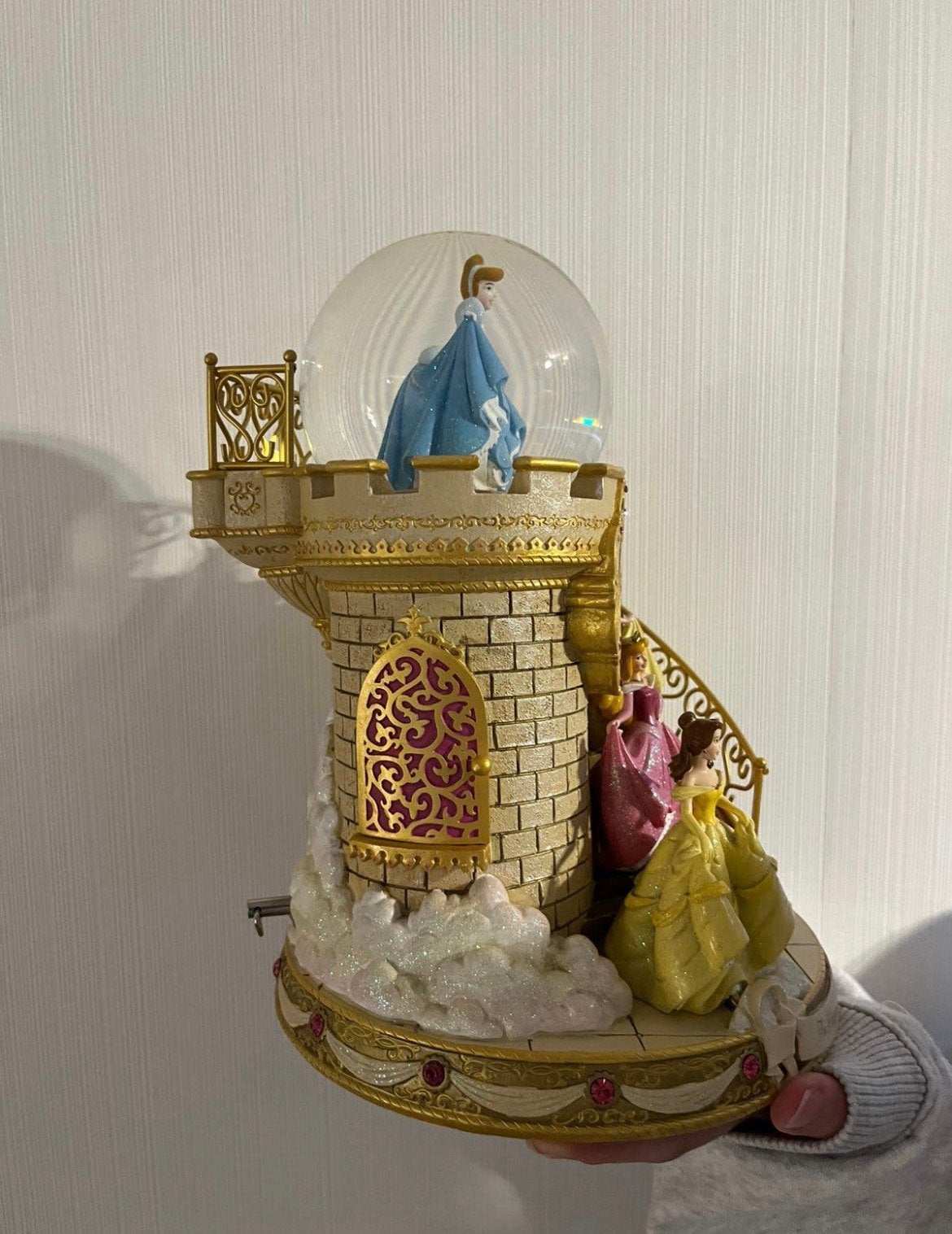 Disney sneeuwbol muziekdoos Prinsessen Kasteel snowglobe, Verzamelen, Ophalen of Verzenden, Zo goed als nieuw, Beeldje of Figuurtje