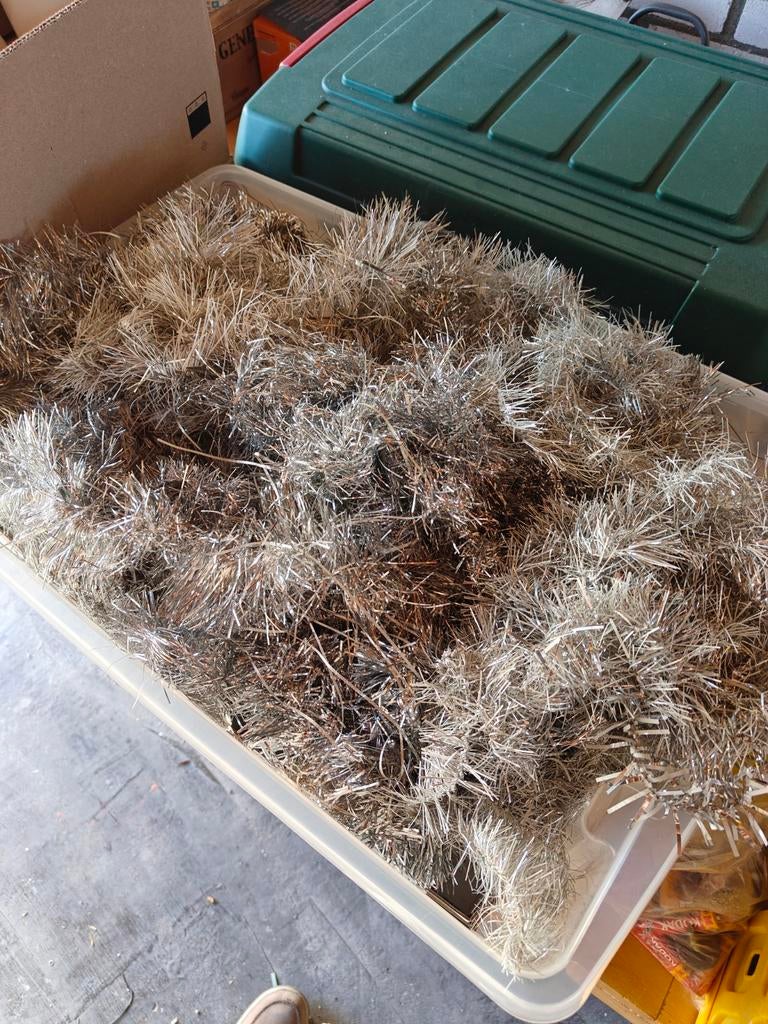 Grote doos met zilveren kerstballen., Diversen, Kerst, Ophalen