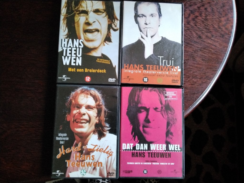 Hans Teeuwen 4 dvds, origineel, Stand-up of Theatershow, Ophalen of Verzenden, Zo goed als nieuw, Vanaf 12 jaar