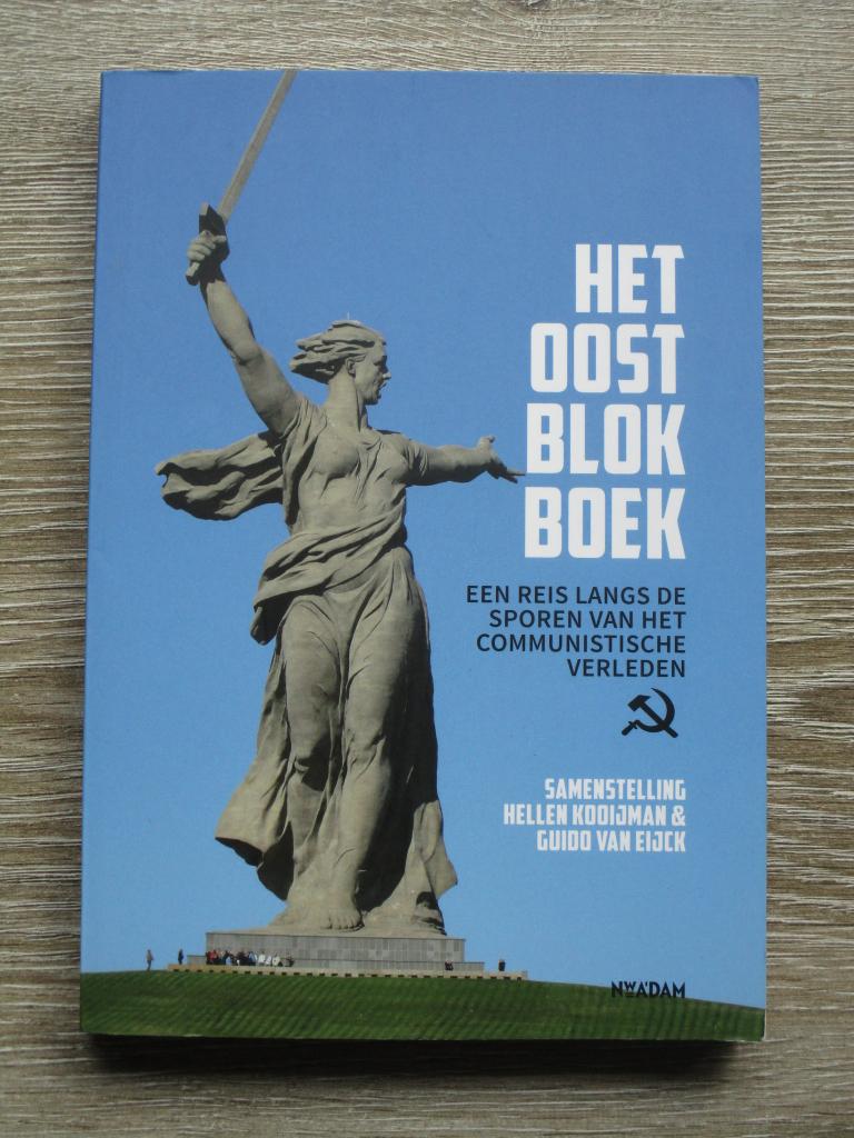 Het oostblokboek. Een reis langs de sporen van het communi, Ophalen of Verzenden, Gelezen, Europa
