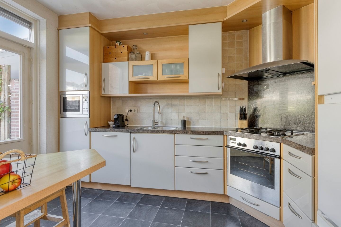 gratis Keuken met diverse apparaten, Ophalen, Gebruikt, Hoekkeuken, Graniet of Steen