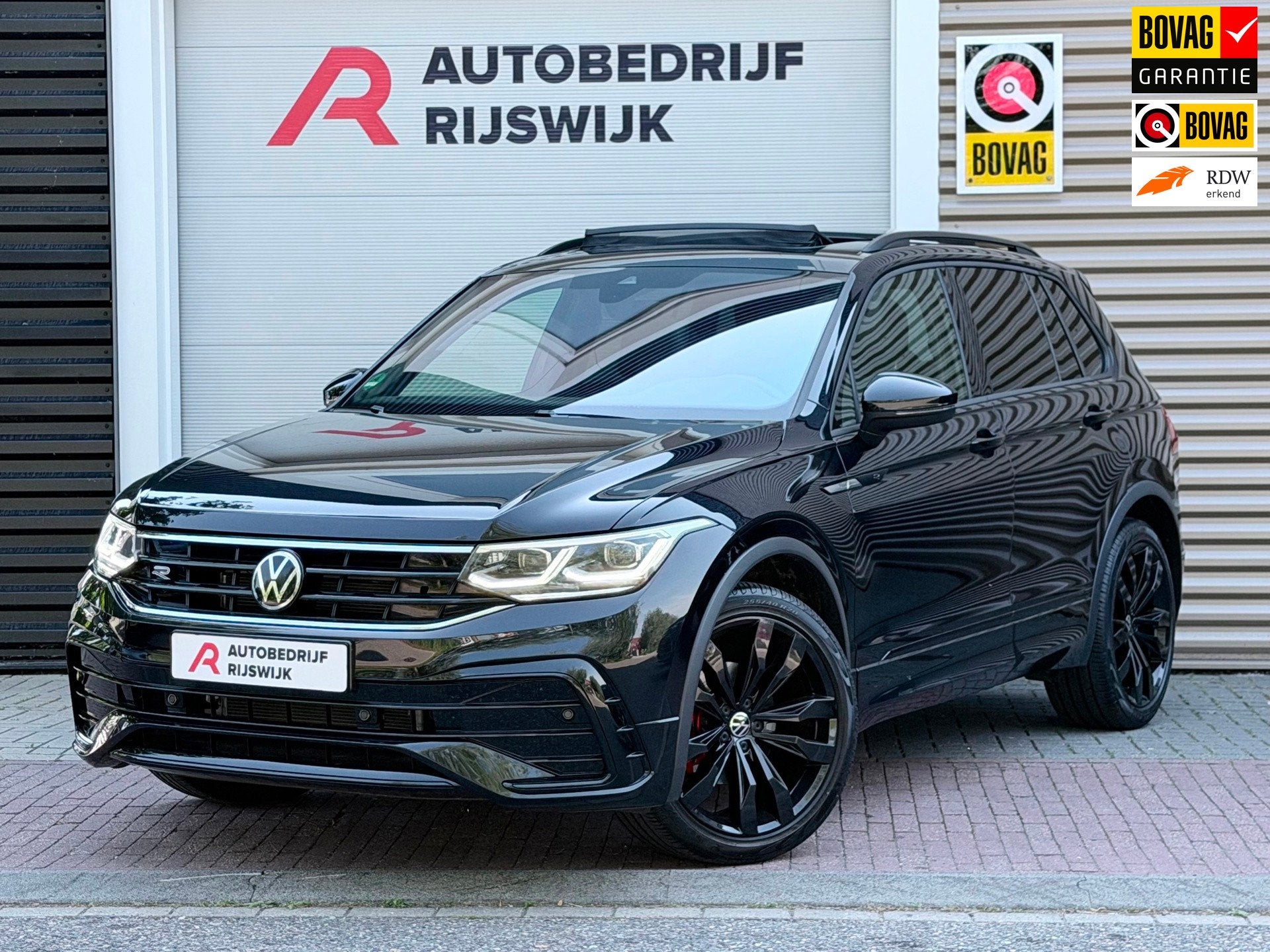 Volkswagen Tiguan 1.5 TSI 3x R-Line Pano/Keyless/AppleCarPla, 12 maanden, 15 km/l, 4 cilinders, Alcantara
