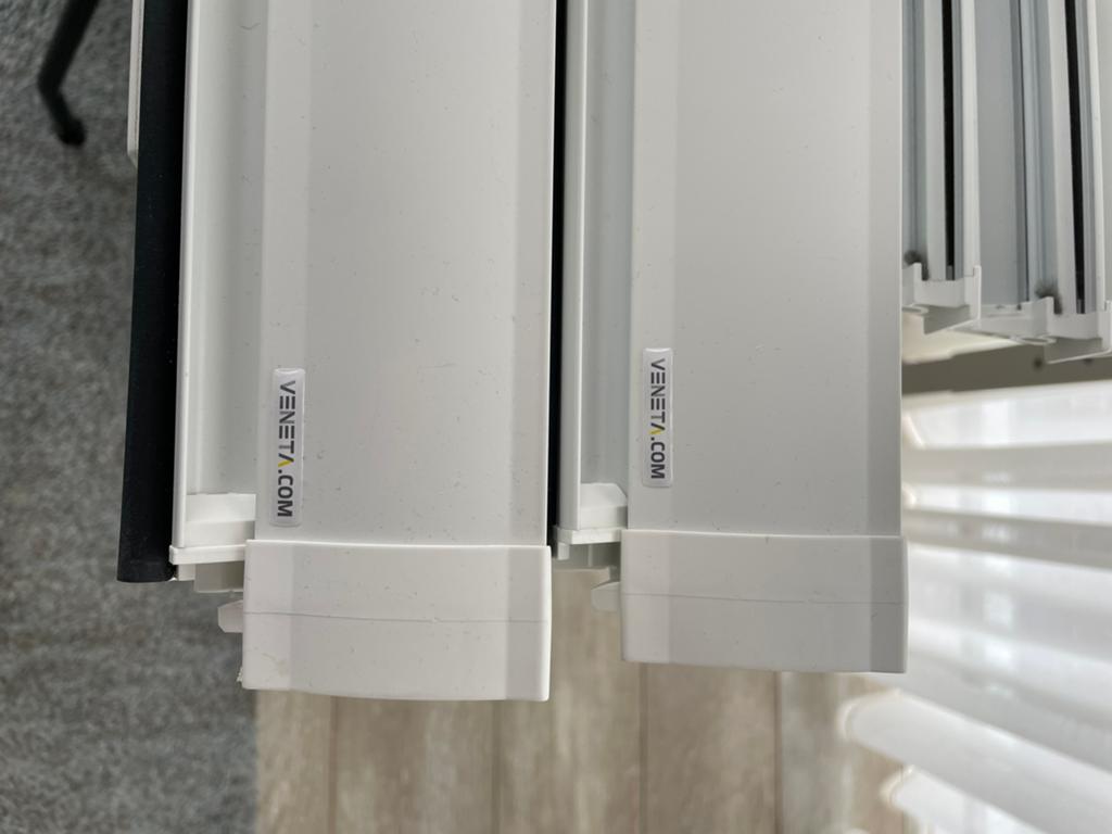 2 stuks Veneta Velux S06 verduisterende rolgordijnen (grijs), Ophalen, 100 tot 150 cm, 100 tot 150 cm, Zo goed als nieuw