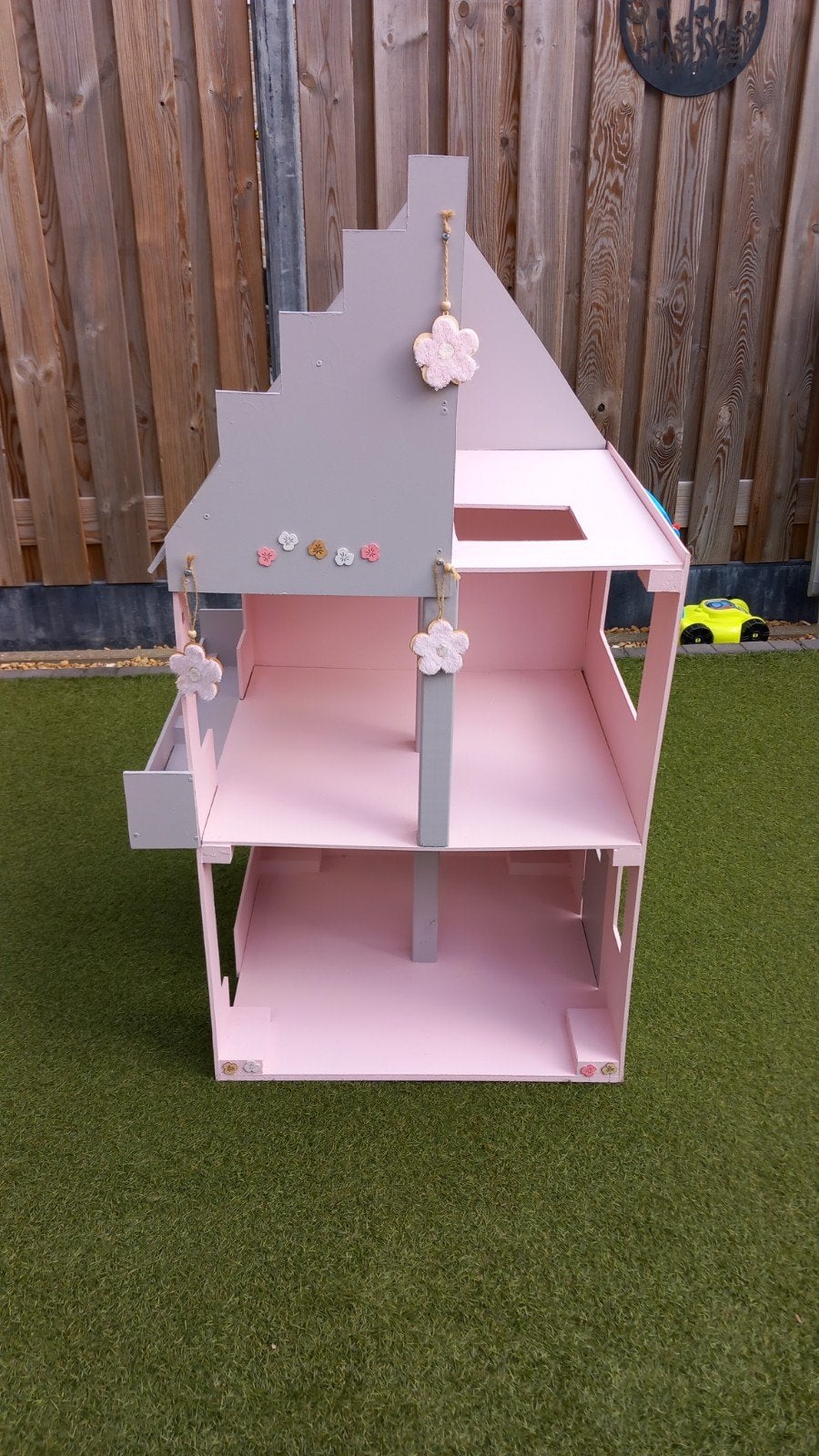 Zelfgemaakt poppenhuis - gratis., Kinderen en Baby's, Speelgoed | Buiten | Speelhuisjes, Ophalen, Hout