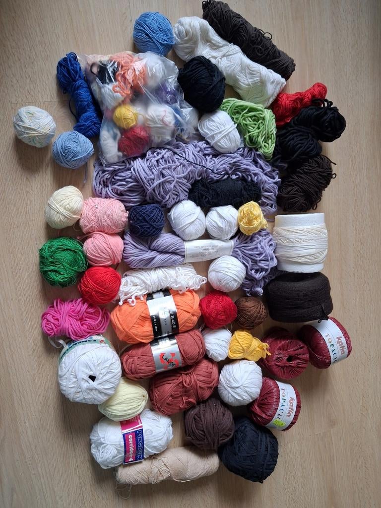 Grote partij wol en garen in diverse kleuren en soorten, Hobby en Vrije tijd, Breien en Haken, Ophalen of Verzenden, Breien of Haken