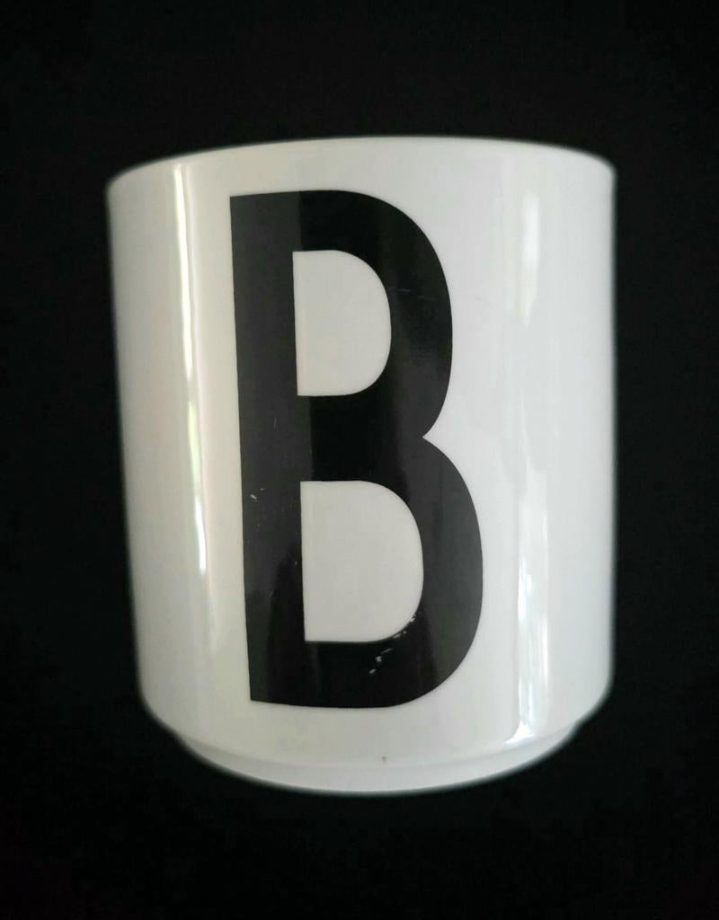 Design Letters Arne Jacobsen beker – B/N/O/G/M, Ophalen of Verzenden, Zo goed als nieuw, Overige stijlen, Overige typen