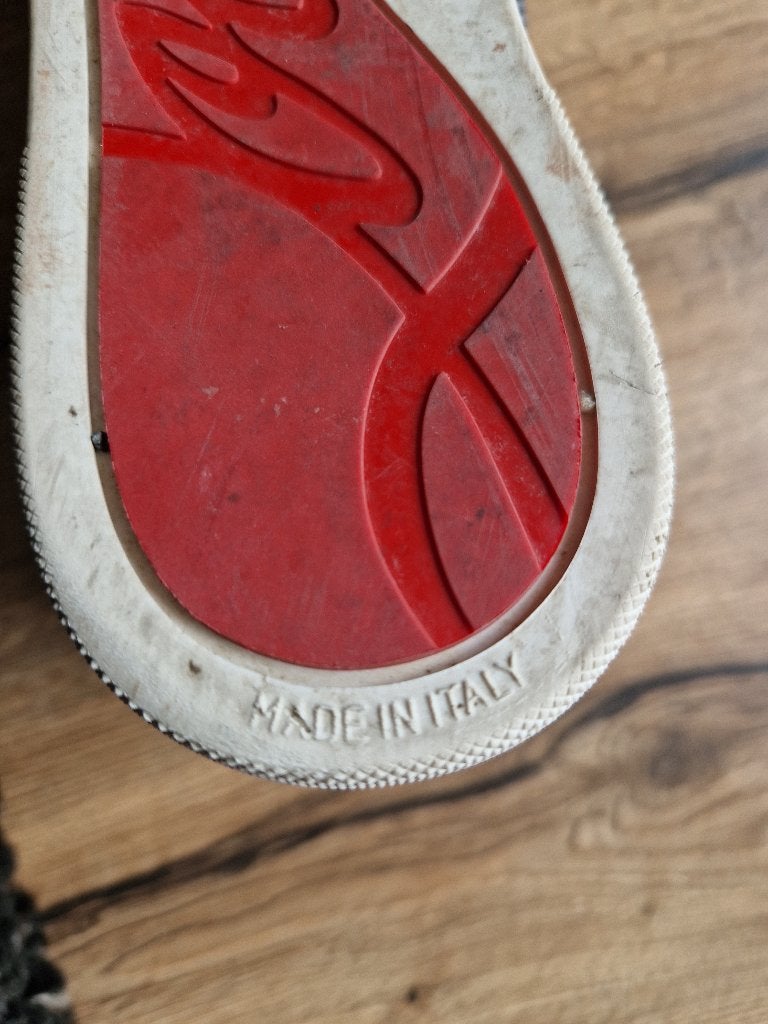 Louboutin sneakers met spikes, Christian Louboutin, Wit, Ophalen of Verzenden, Zo goed als nieuw